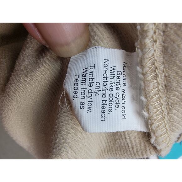 J. Crew Women's Khaki 3" Midrise Shorts Size 4 - Picture 10 of 11